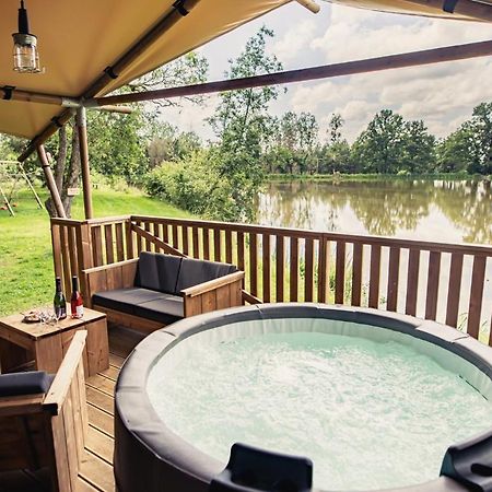 Tente Lodge Jacuzzi Privatif En Pleine Nature Thiel-sur-Acolin エクステリア 写真