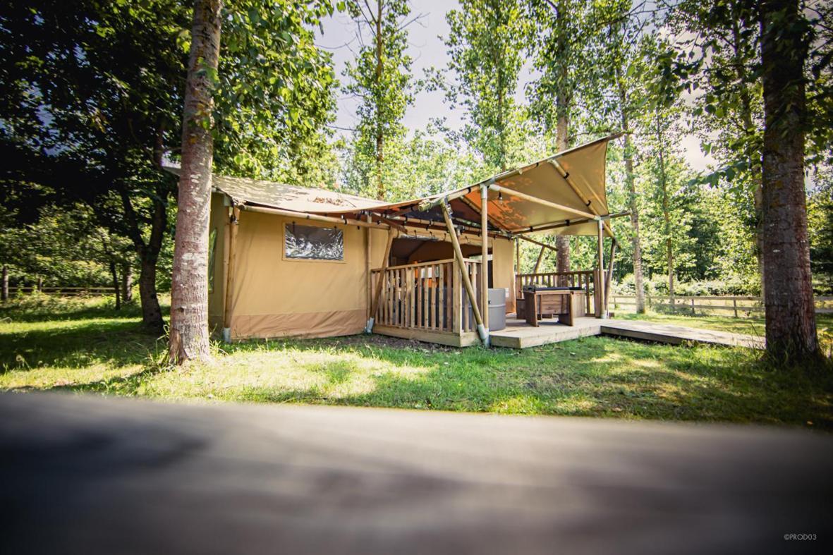 Tente Lodge Jacuzzi Privatif En Pleine Nature Thiel-sur-Acolin エクステリア 写真