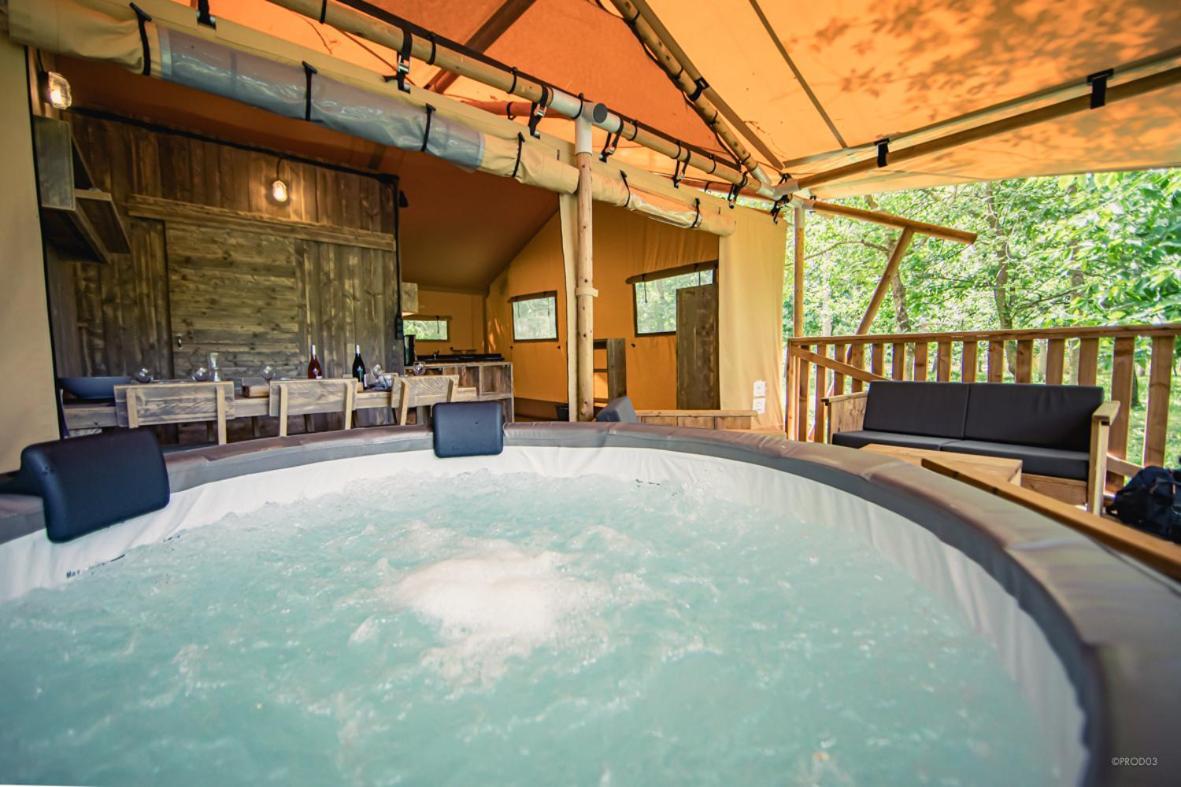 Tente Lodge Jacuzzi Privatif En Pleine Nature Thiel-sur-Acolin エクステリア 写真